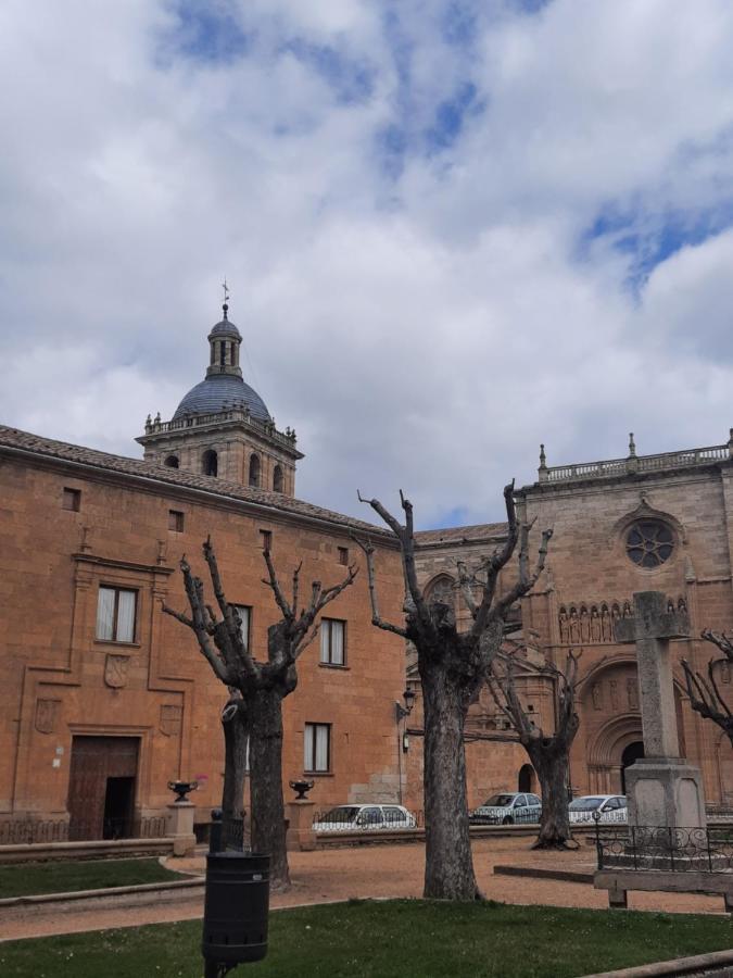 Plaza San Salvador Apartment Ciudad Rodrigo Luaran gambar